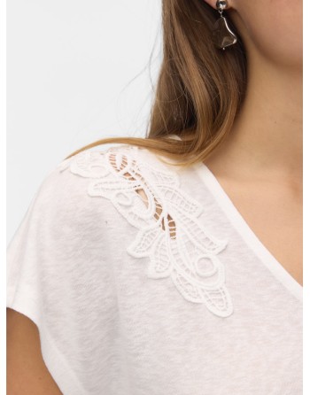 CAMISETA CUELLO V CON CALADO EN LAS MANGAS 10327569 VMBILSA S/SV-NECK T-SHIRT JRS BTQ
