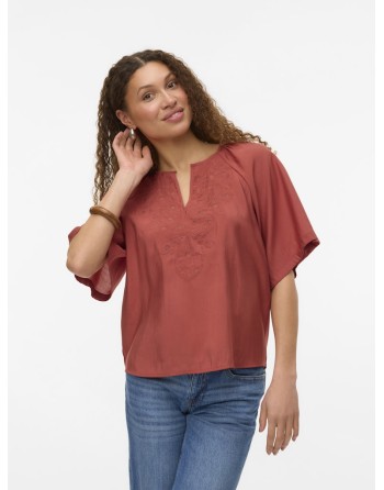 BLUSA M/C CUELLO V DETALLE BORDADO 10328242 VMBRILEY 2/4 V-NECK EMB. TOP WVN BTQ GA