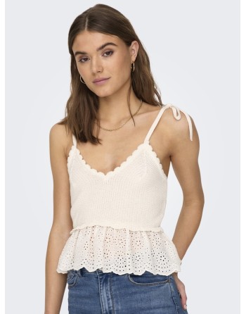 TOP CORTITO PUNTO CALADO BAJO 15287340 