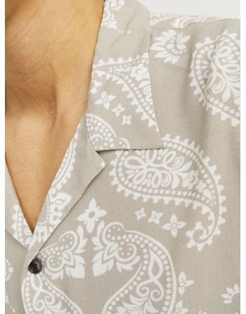 CAMISA M/C ESTAMPADO BANDANA 12258421 JJJEFF PAISLEY RESORT SHIRT SS